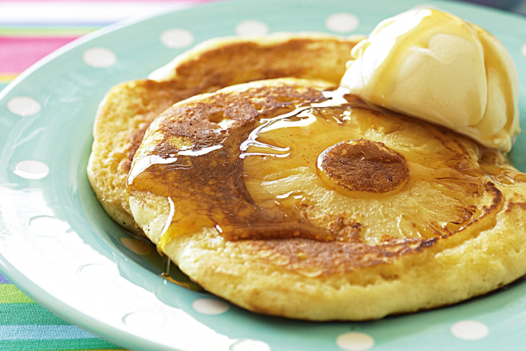 Americanstyle pineapple & banana pancakes La Dona FruitLa Dona Fruit
